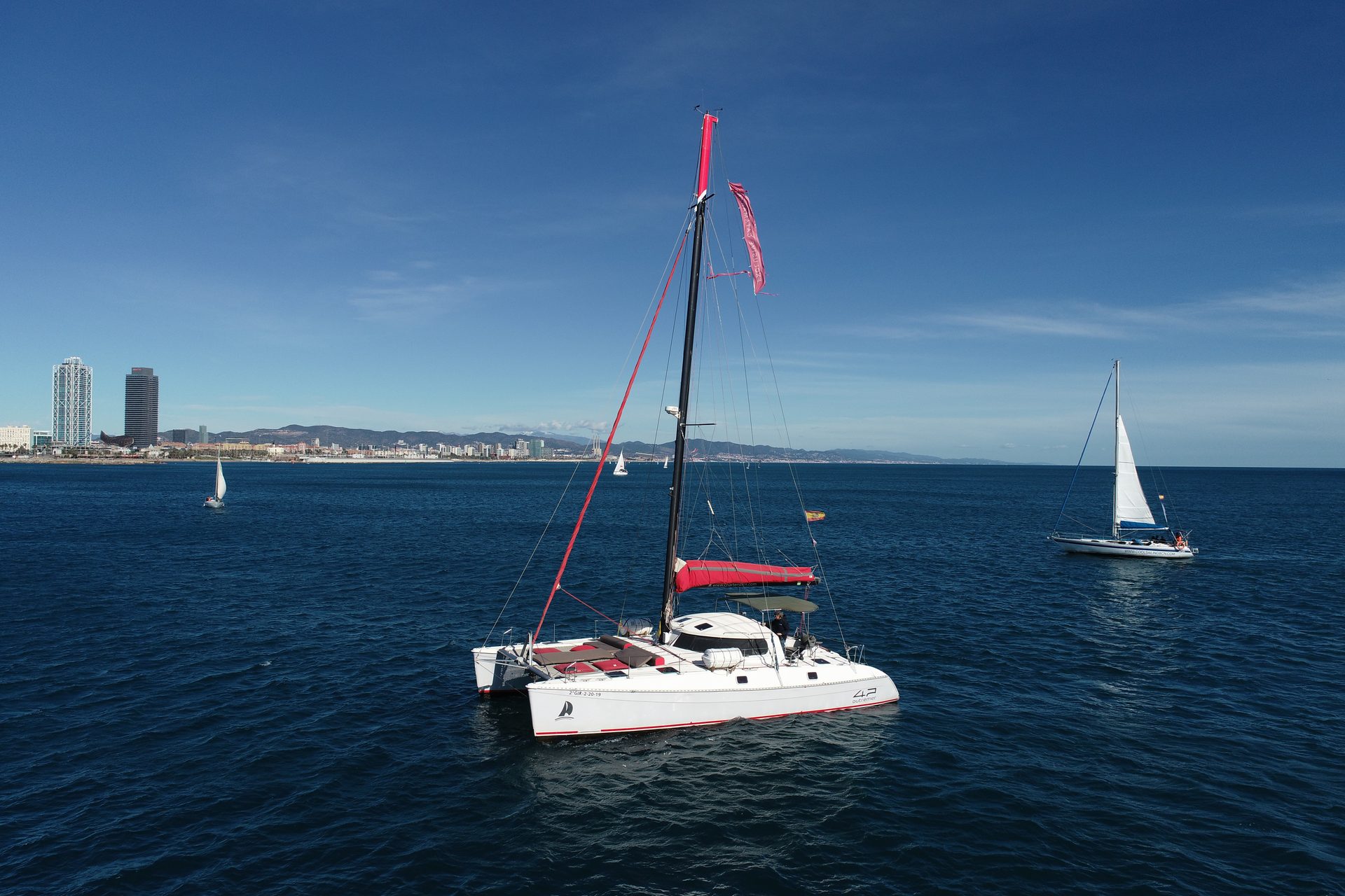 Catamarán CAT30 BMC Premium vista aérea - Barcelona