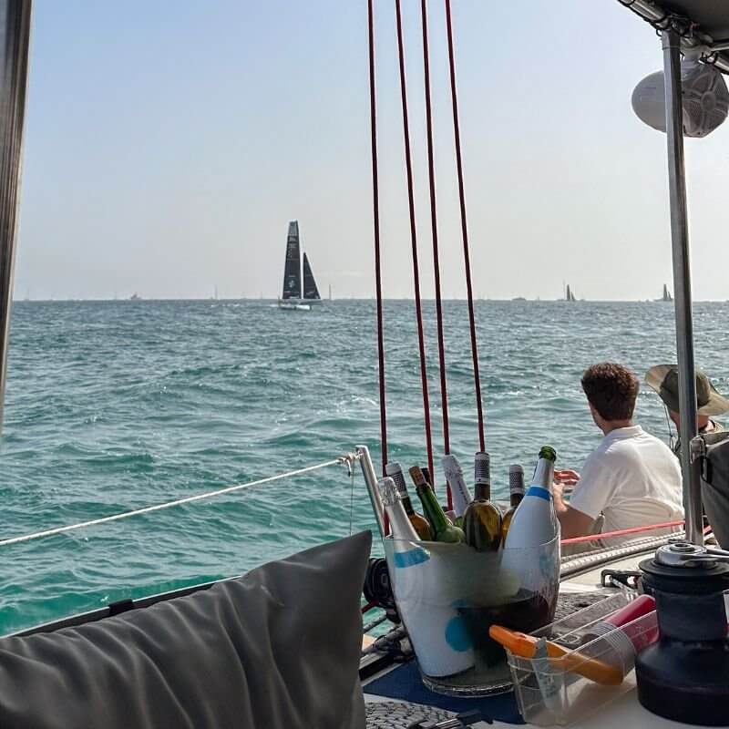Wein- und Cava-Verkostung an Bord des Katamarans Barcelona