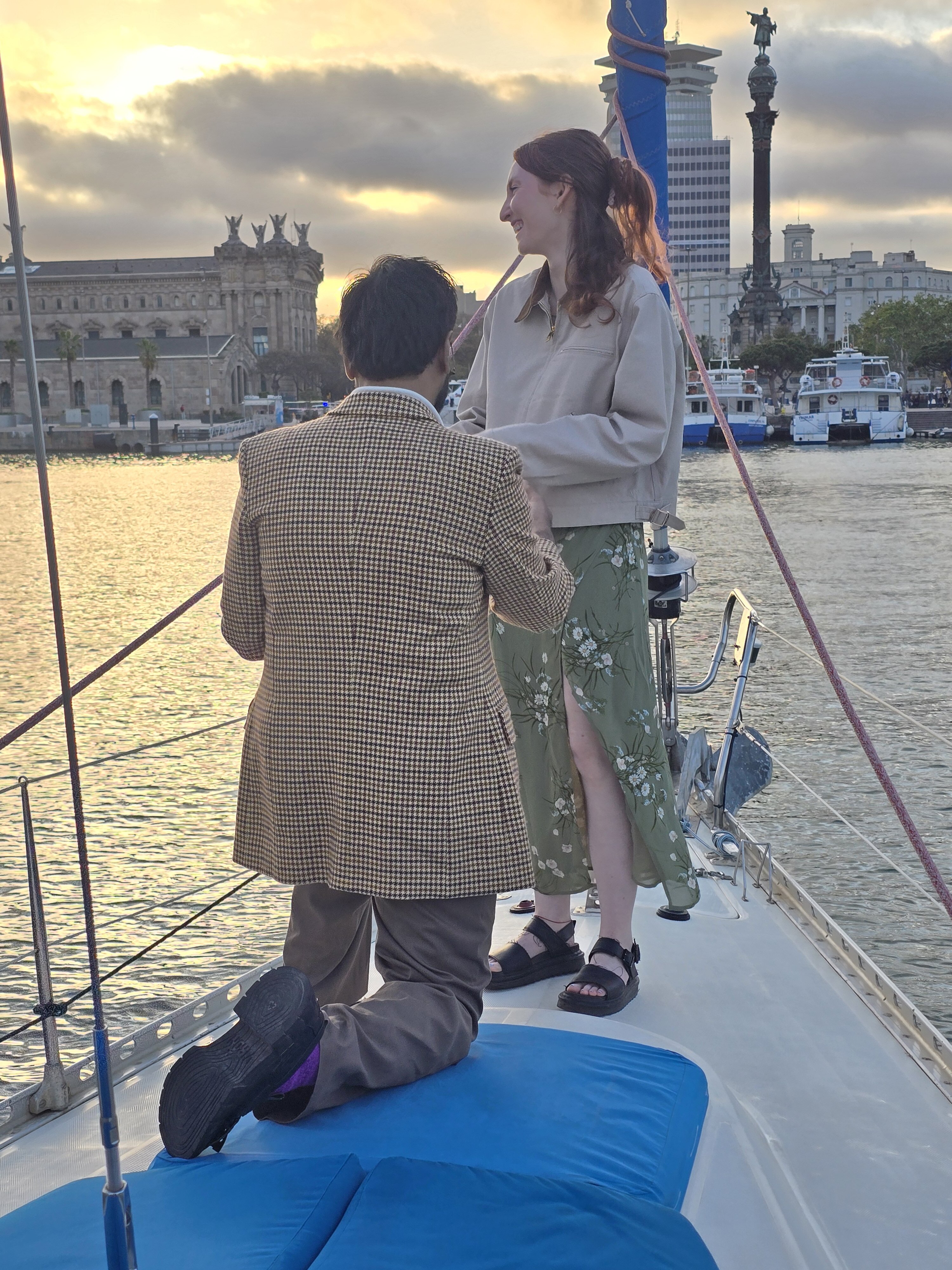 pedida-de-mano-romantica-velero-puesta-sol